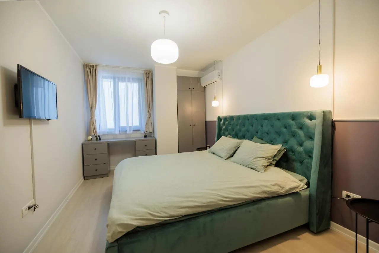 Downtown Hidden Garden With Jacuzzi In Bucharest Appartement