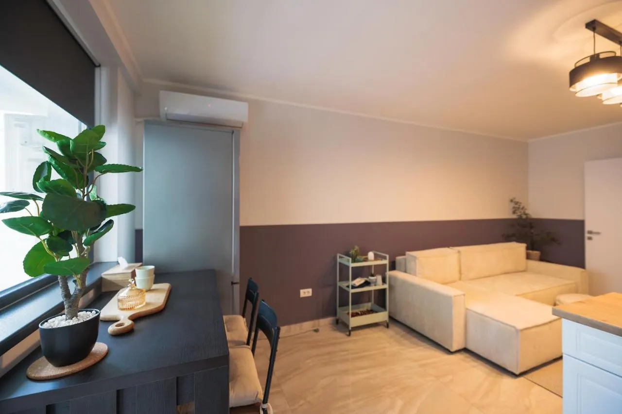 Downtown Hidden Garden With Jacuzzi In Bucharest Apartment 0*,